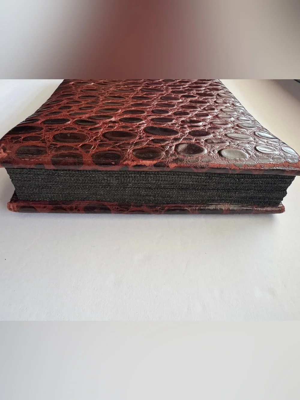 Vintage Horn 7546 Faux Alligator Photo Album Made in USA Brown Scrapbook Memory